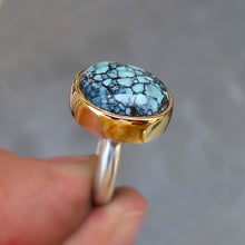 Load image into Gallery viewer, Variscite 18K and sterling silver ring. Size 7
