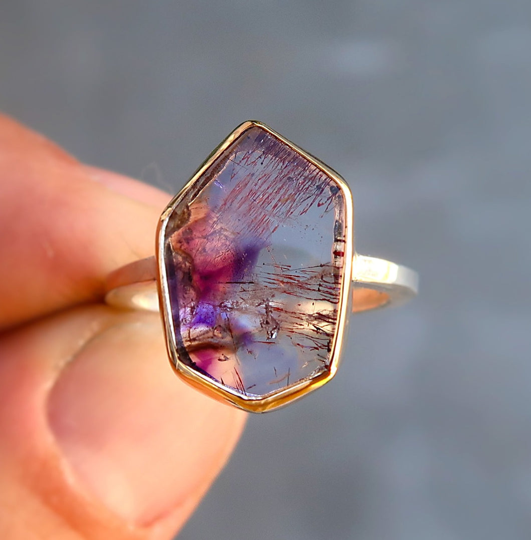 Quartz with Amethyst Hematite inclusions mixed metal 14K yellow gold sterling silver ring. Size 6.75