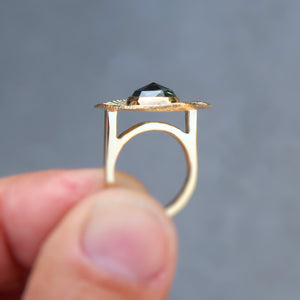 4.5ct Sapphire ring in 18K solid yellow gold. Size 6.75